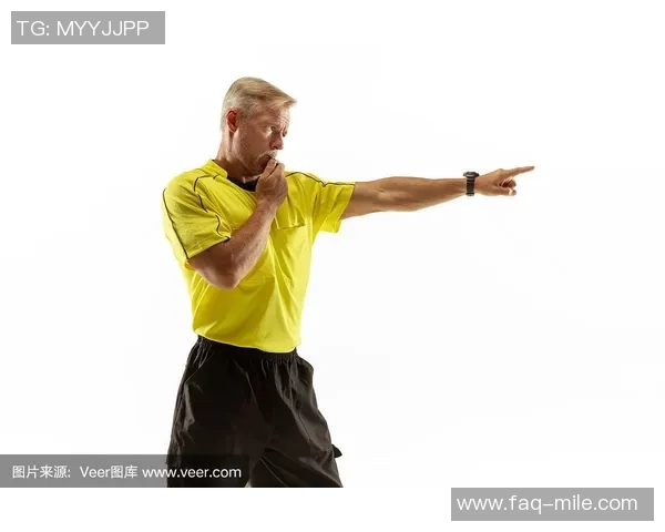 足球裁判手势舞教学全攻略让你轻松掌握场上指挥技巧与节奏感